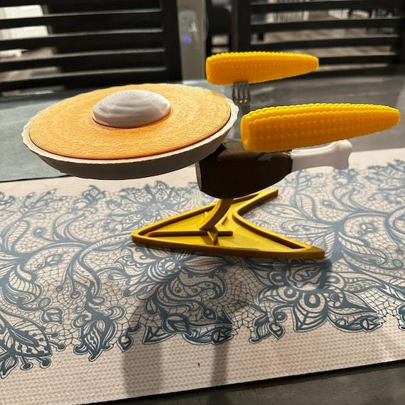 A star trek enterprise pie holder center piece